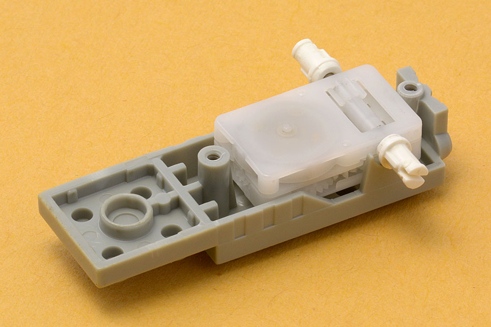 41857 Pullback Motor with bottom removed